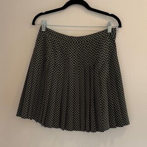 Compagnie Internationale Express 9/10 pleated miniskirt dark green pattern 28”